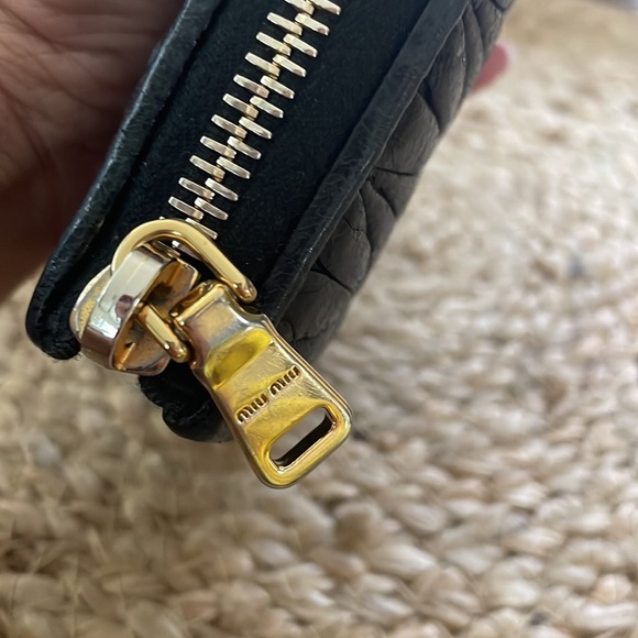 (MT151) Authentic Miu Miu Matelasse Zipper Wallet - Picture 11 of 16
